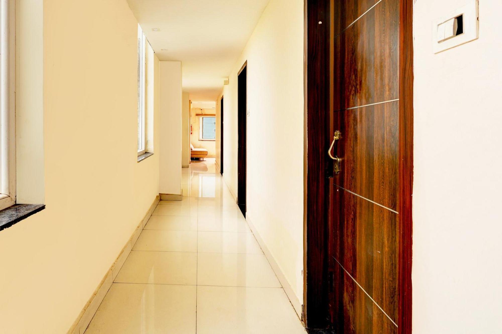 Super Hotel O Mahanadu Formerly Akshaya Bheemas Vijayawada Exterior photo